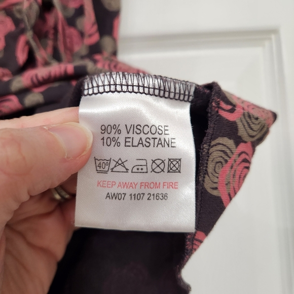 White Stuff Faux Wrap Sleeveless Floral Style Top - Picture 6 of 9